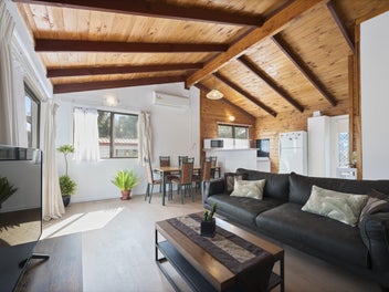 Glen Eden Gem - Free-Standing Cedar Home