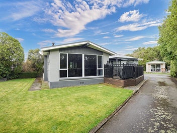 Motivated vendors - your Otatara retreat awaits