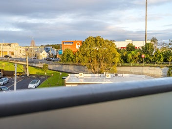 Boutique City Fringe Living