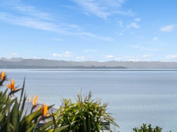 Dynamic Vistas - Exclusive Residence