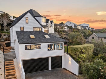 Expansive Contemporary Living in Cashmere