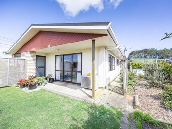 Large 2 Bedroom Townhouse With More