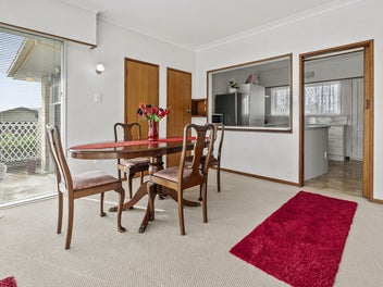Solid Family Living in Whau Valley