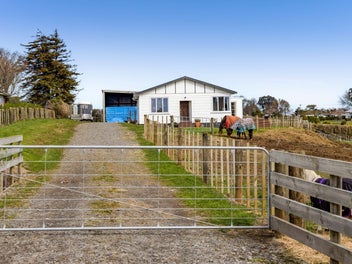 1 Acre Lifestyle Opportunity With Rural Outlook