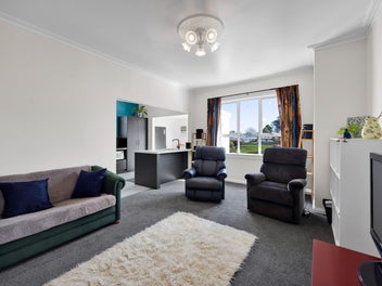 1 Acre Lifestyle Opportunity With Rural Outlook