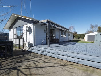 Family Home that Ticks all the Boxes!