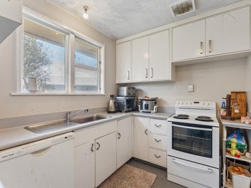 Home and income – renovator’s opportunity!