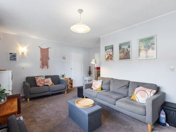 Miramar Gem - Comfort, Convenience & Easy Living.