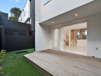 Modern Townhouse Living in Grey Lynn