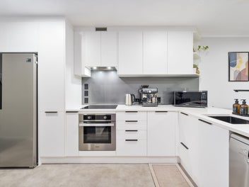 Recent Renovated Bathroom & Kitchen!