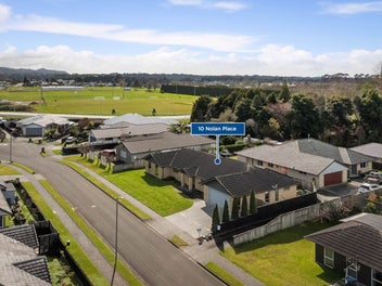 Boxes are packed - Vendor is moving!