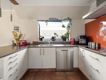 345A Ocean Beach Road – Beachside Living