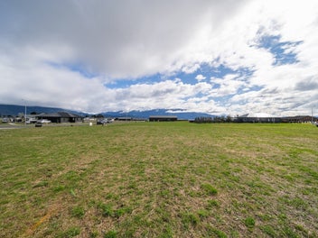 600m2 Flat Section With Mountain Views