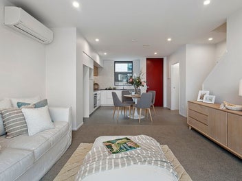Stylish Central City Living!
