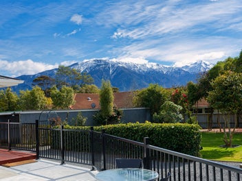 Family Home on Large 1,816sq Section!