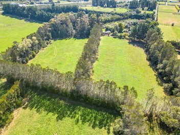 Land + House site + income in Te Horo
