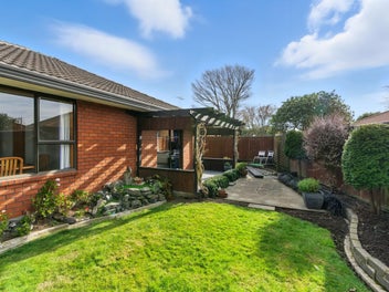 Sunny, Spacious & Superbly Located