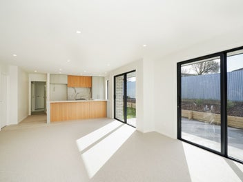 STUNNING THREE BEDROOM NEW TOWNHOUSES
