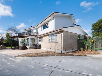 Large Home, Offering Flexible Accommodation!