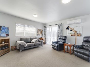 * UNDER OFFER * Charming Home in Richmond Awaits!