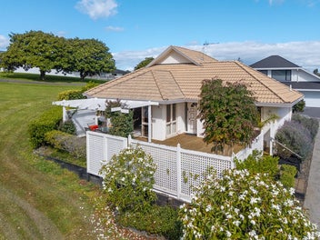 Perfect on Putter Place - Park Views & Golf Nearby