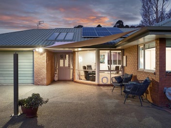 Sunny hideaway - move in and enjoy