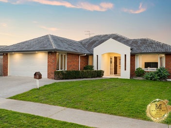 Botany College Zone Single Level on 600sqm