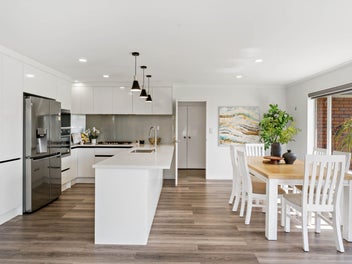 Botany College Zone Single Level on 600sqm