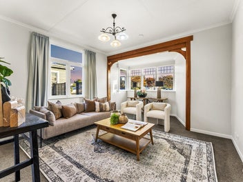 FAMILY HOME IN WESTOWN