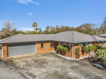 Family-Ready 4-Bed With Entertainer’s Appeal