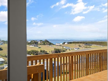 Sea Views, Style & Sunshine