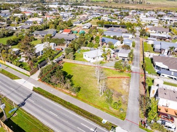 HEART OF MANGAWHAI VILLAGE