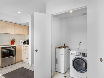 Serious Seller wants SOLD!