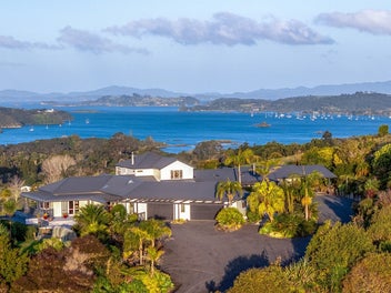 Coastal Lifestyle: Space, Views & Versatility