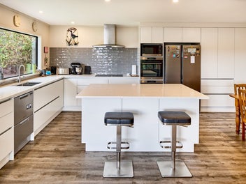 BIG & BOLD IN PAPAKOWHAI - RV $1,020,000