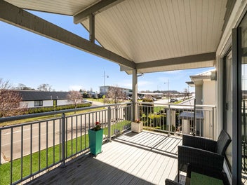 Beach & Golf Course - A Leisurely Lifestyle