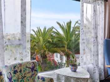 Sunny Brick Home in Double Westlake Zone