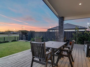 Modern Lakeside Living with Exceptional Style