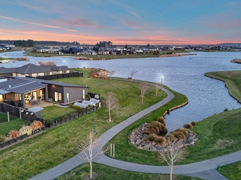 Modern Lakeside Living with Exceptional Style