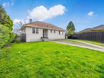 Do-Up or Develop - 1189sqm in the Heart of Otara
