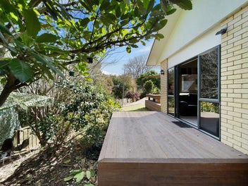 Stunning home, Stunning Location!