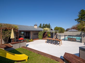 Mapua Lifestyle with Sweeping Tasman Bay Views