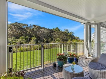 Birdlife, Sunshine and Bush in Kensington Park