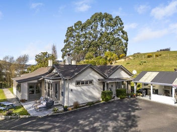 Gorgeous home, lifestyle perfection