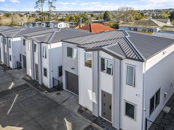 Brand New Freestanding Family Homes!!!
