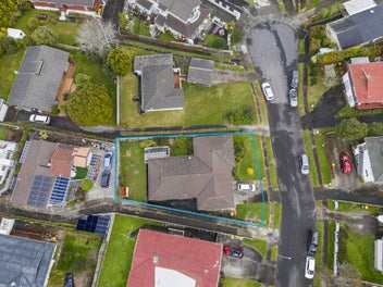 Freehold Land, Develop & Walk to Macleans!