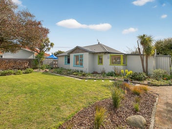 Beachside Living with Garden Sanctuary