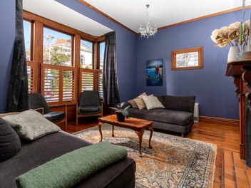 EARLY 1900S CHARMER IN THE HEART OF NEWTOWN