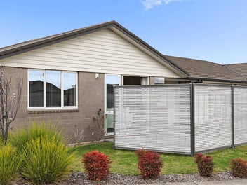 Modern, Easy Living - Move in Ready!