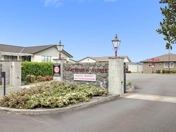 Modern, Easy Living - Move in Ready!